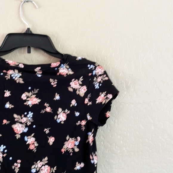 Clubhouse Basic Floral‎ Black Knit Tee - Picture 5 of 5